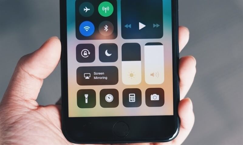 Mách bạn cách chia sẻ wifi trên iPhone đơn giản, nhanh chóng